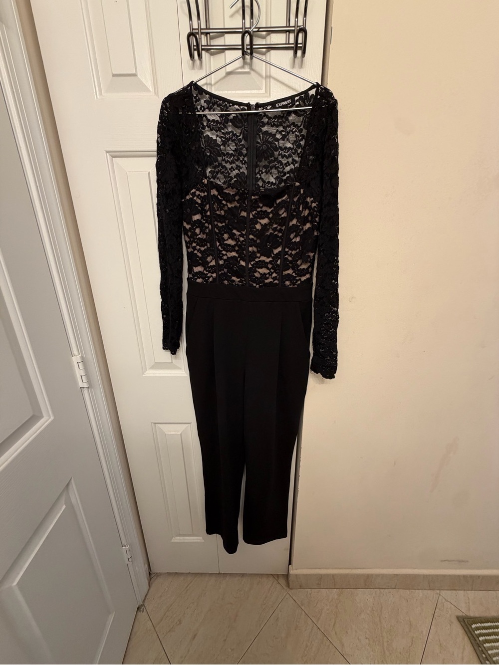 🖤 Express Black Lace Jumpsuit – Size 6